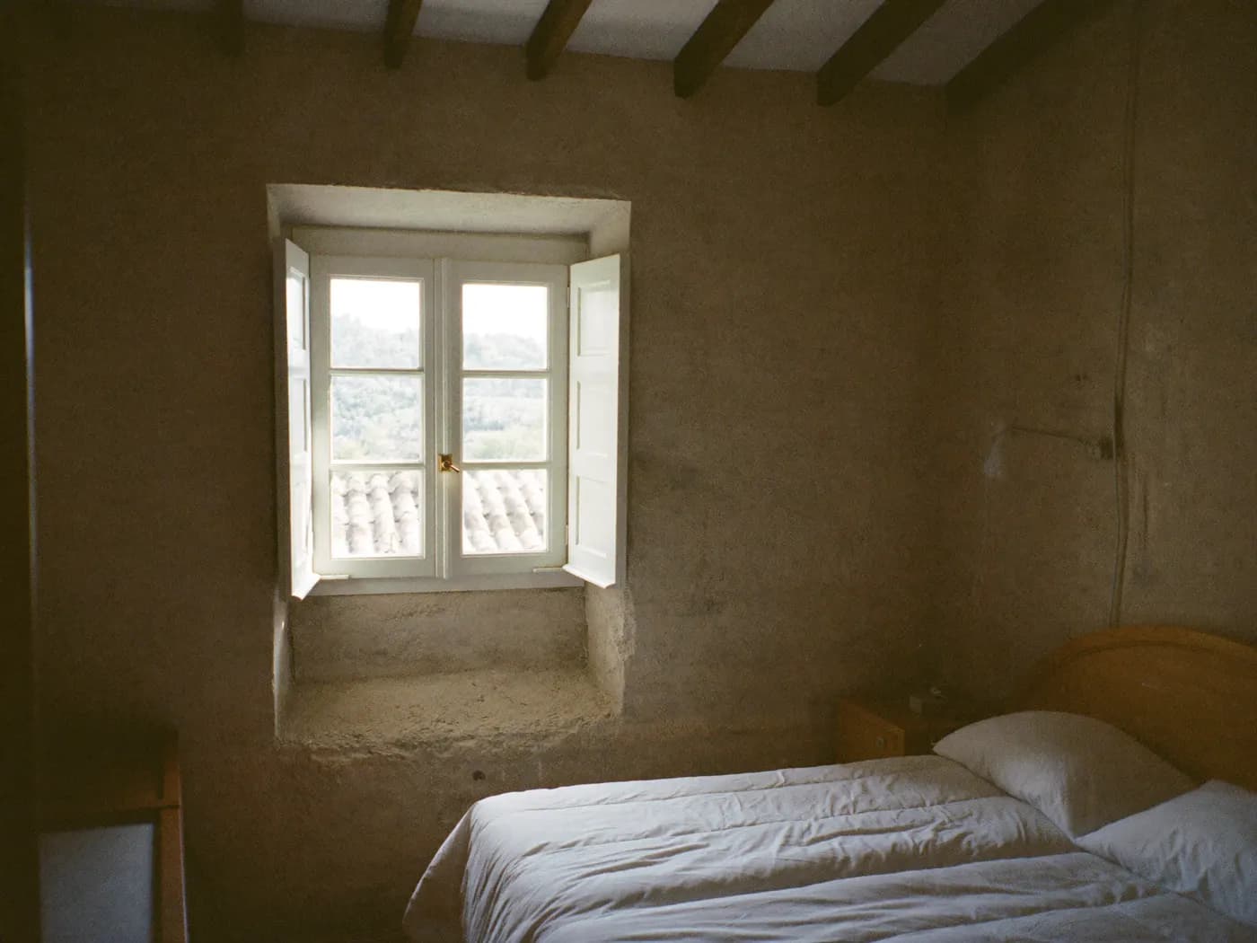 Chambre d’hôtes préparée pour l’arrivée des voyageurs